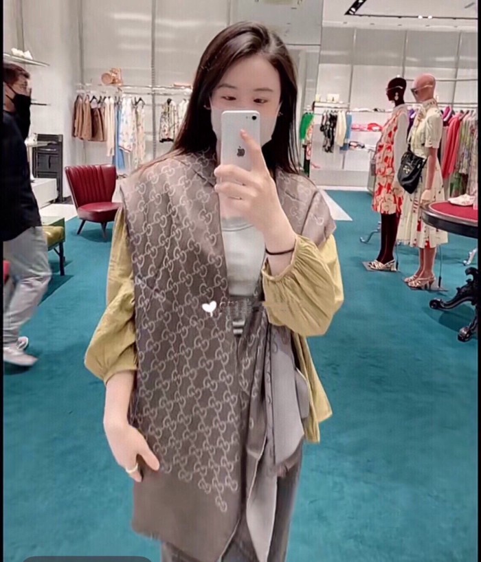 202211SS新作Gucciグッチ レディースマフラースーパーコピー