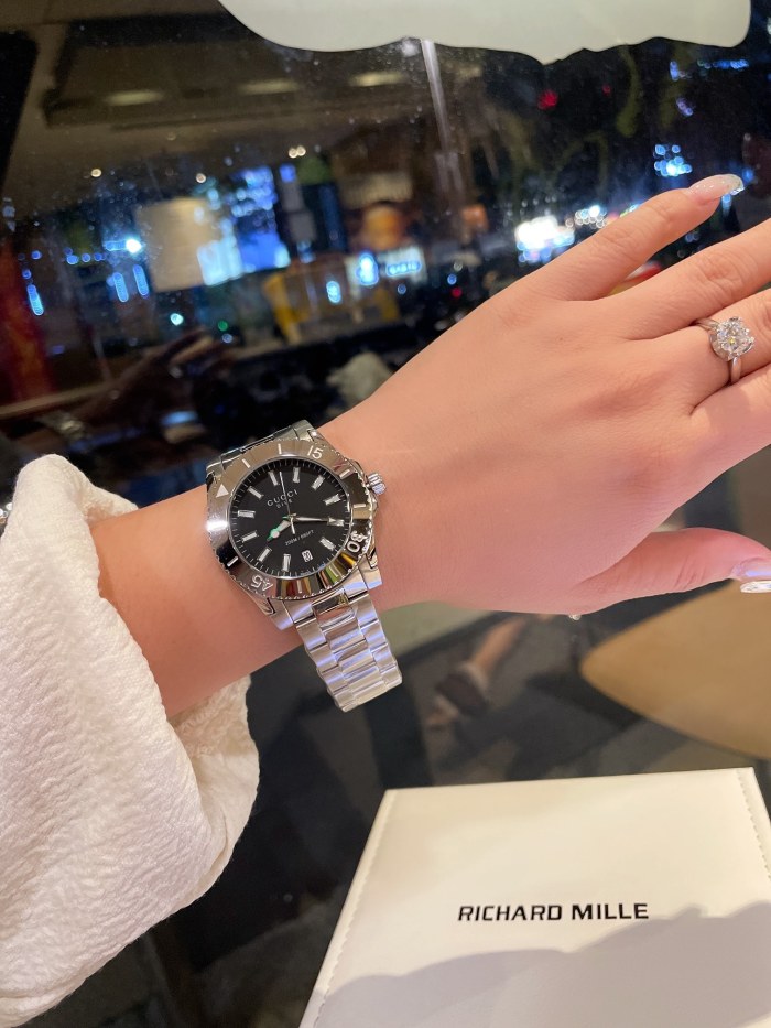 202211SS新作Gucciグッチ メンズ時計 スーパーコピー2色
