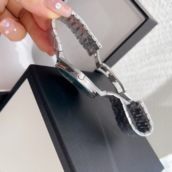202211SS新作Gucciグッチ レディース時計 スーパーコピー