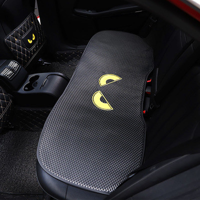 クロムハーツ シートクッション カーシートクッション 冷感座布団 アイスシルククッション 超通気性 運転クッション 柔らかい 滑り止め 弾性 汎用
