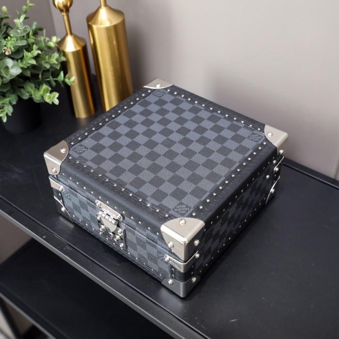 Louis Vuitton ルイヴィトン　コフレ　ハードケース　ジュエリーケース　ジュエリーボックスLV 2色