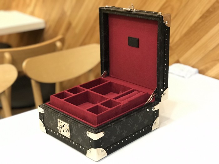 Louis Vuitton ルイヴィトン　コフレ　ハードケース　ジュエリーケース　ジュエリーボックスLV 2色