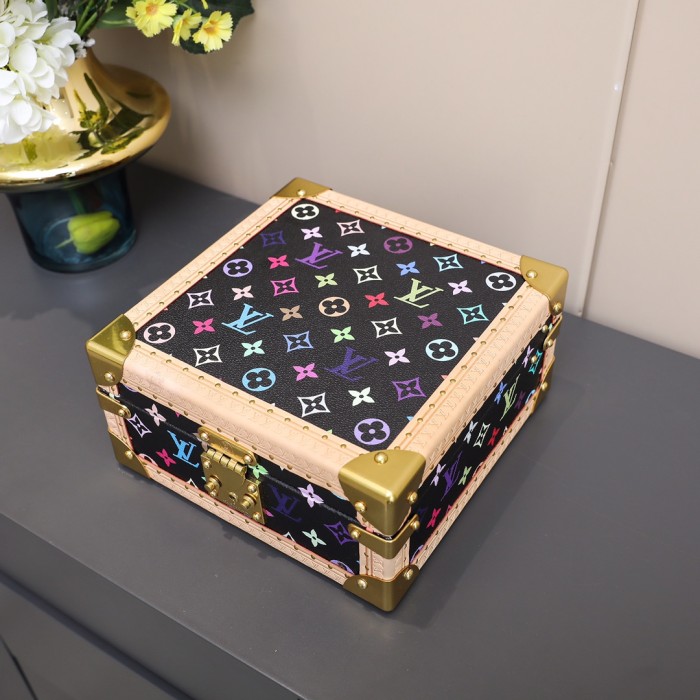 Louis Vuitton ルイヴィトン　ハードケース　ジュエリーケース　ジュエリーボックス　LVカスケット