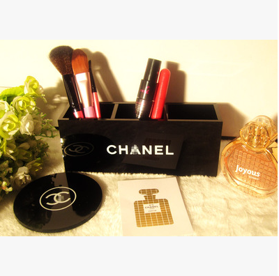 CHANEL シャネル　メイクボックス　化粧品の収納ボックス　小物入れBOX　仕切り3つ