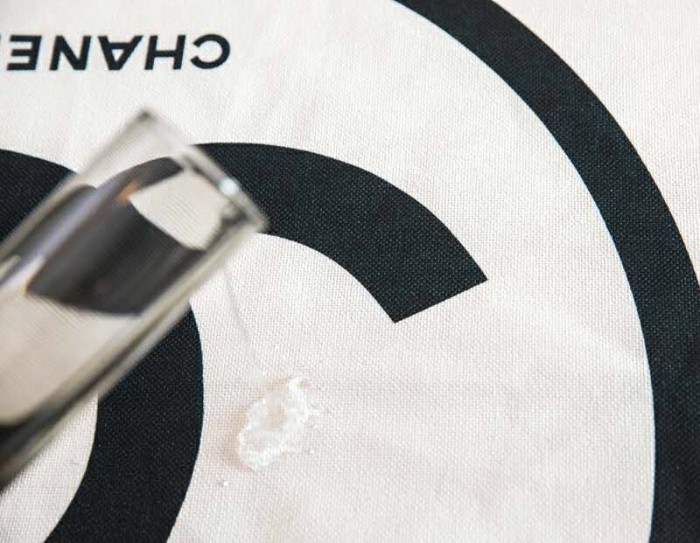 シャネル　テーブル掛け　テーブルクロスCHANEL　おしゃれ食卓カバー　キッチン/レストラン　撥水　インテリア北欧風　飛行機柄カバー