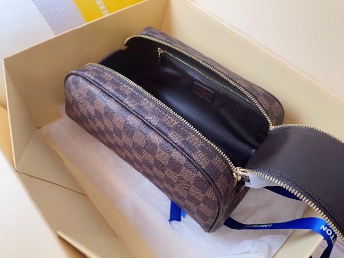ルイヴィトン LOUIS VUITTON 定番ポーチ トゥルース トワレット キングサイズ モノグラム ダミエ　レディース