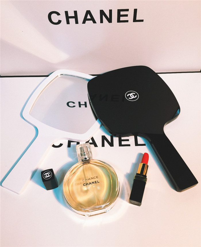 CHANEL　シャネル手鏡　化粧鏡/メイク用　ハンドミラー　プレゼント