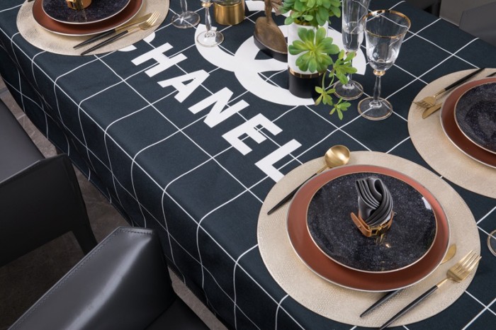 CHANEL　シャネル　テーブル掛け　テーブルクロス　食卓カバーおしゃれ北欧風　キッチン/レストラン　撥水防油耐熱カバー