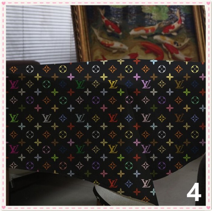 LOUIS VUITTON　ルイ ヴィトン　テーブルクロス　LVテーブルかけ/食卓カバー　防塵撥水汚れ防止　リネン風薄手　インテリア