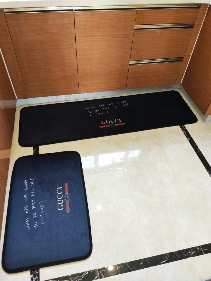 GUCCI人気マット　カーペット/絨毯　グッチキッチンマット/トイレマット　ベッドルーム　新居マット室内屋外　選べる2種