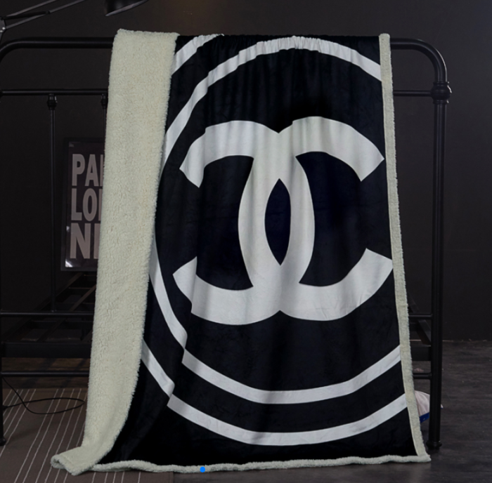 シャネル　CHANEL　毛布　大きロゴ　暖かい　厚手　掛け毛布　ブランケット　ひざ掛け毛布　ブラック