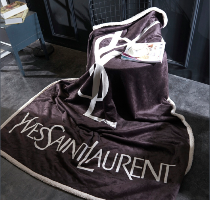 YvesSaintlaurent　イヴサンローラン　ブラック　ブランケット　もこもこ毛布　ひざ掛け毛布　昼寝用毛布　肩掛け毛布　新品/送料込み②
