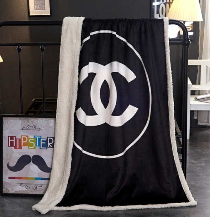 シャネル　CHANEL　毛布　大きロゴ　暖かい　厚手　掛け毛布　ブランケット　ひざ掛け毛布　ブラック
