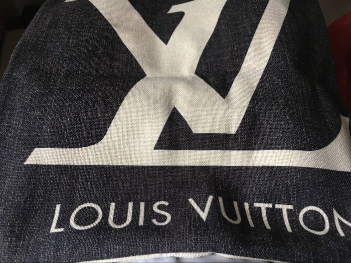 ★LOUIS VUITTONクッションカバー　LVクッション中材あり　綺麗な花柄カバー　リネンベルベット　ルイヴィトンクッションカバー