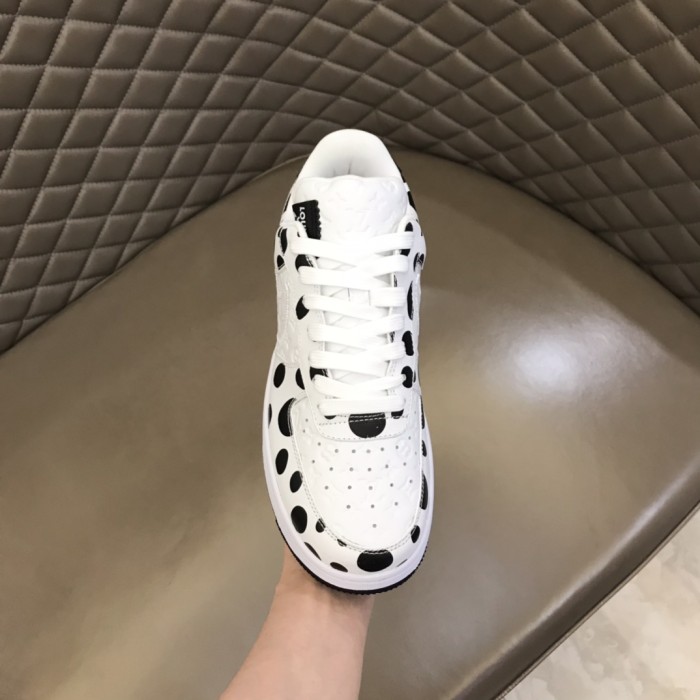入手困難Loui Vuitto x OFF-WHITE x Nike レディース カジュアル スニーカー