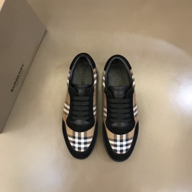 入手困難Burberryバーバリー メンズ クラシック ロートップ スニーカー