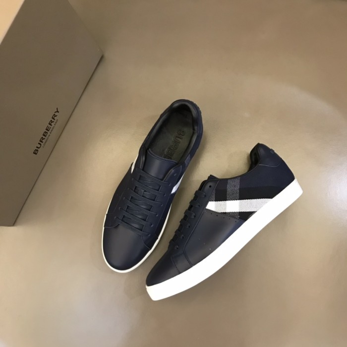 Burberryバーバリー素敵な メンズ クラシック ロートップ スニーカー