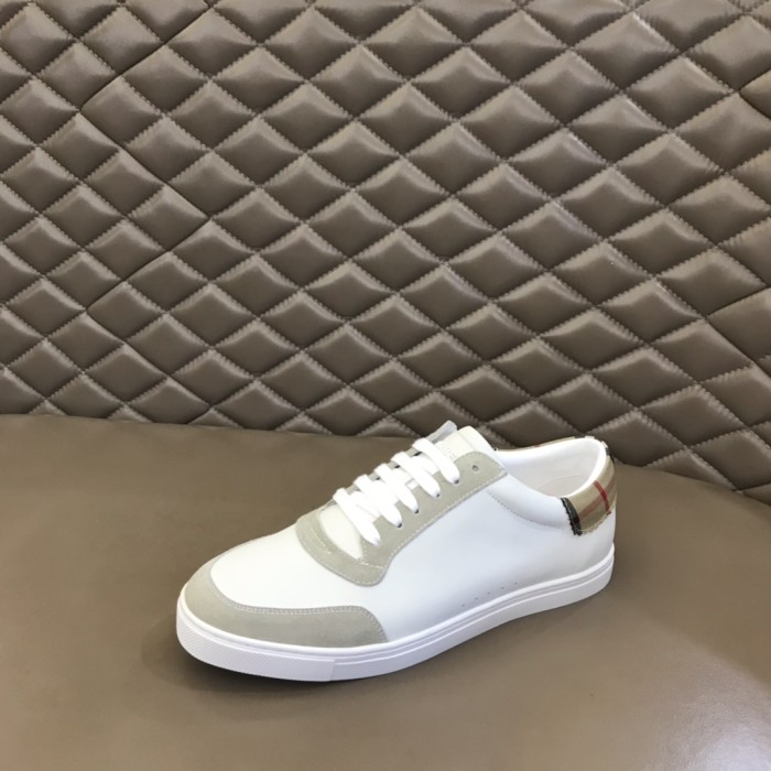 最新Burberryバーバリー メンズ クラシック ロートップ スニーカー