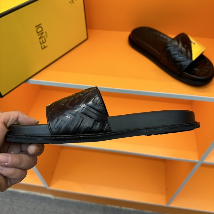 最新FENDI フェンディ メンズ 春夏 スリッパ