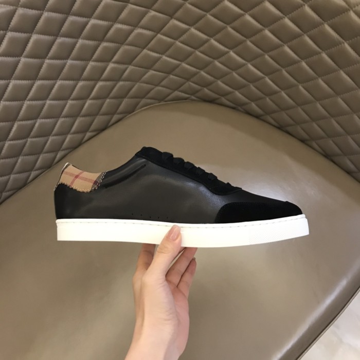 高品質Burberryバーバリー メンズ クラシック ロートップ スニーカー