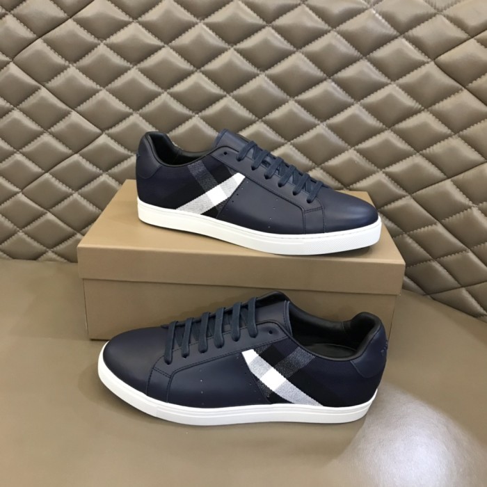 Burberryバーバリー素敵な メンズ クラシック ロートップ スニーカー