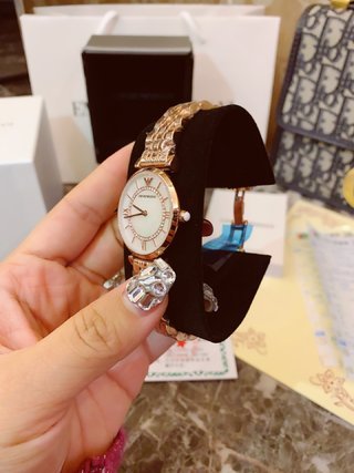一目惚れ♪ Armani アルマーニ n級品 レディース 時計