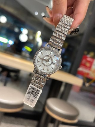 日本未入荷 Longinesロンジンク コピー ォーツ時計女性シンプル気質腕時計2色