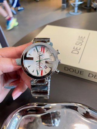 入手困難 グッチGUCCI スーパーコピー クォーツランニング秒計時腕時計
