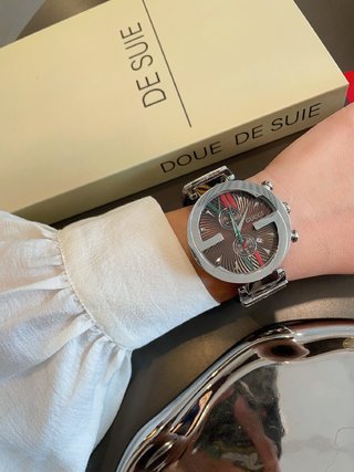 超話題! グッチGUCCI n級品 クォーツランニング秒計時腕時計2色