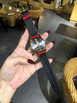 超奇跡の入荷☆ Gucci グッチの最新主役早春刺繍シリーズミツバチスーパーコピーレディース時計4色