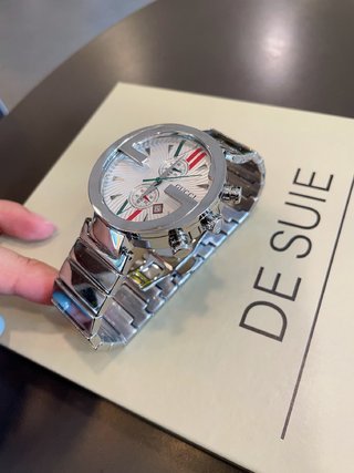 入手困難 グッチGUCCI スーパーコピー クォーツランニング秒計時腕時計