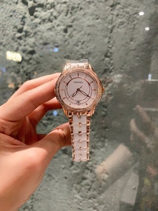 超奇跡の入荷☆ シャネルスーパーコピー 腕時計2色