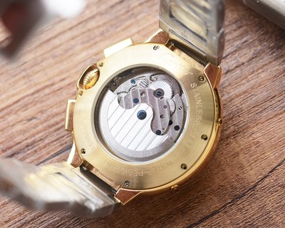 追跡付 カルティエn級品 逸品メンズ腕時計3色