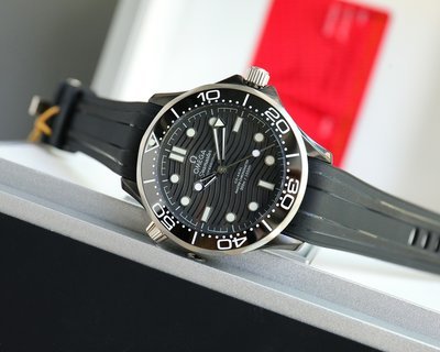 追跡付 オメガスーパーコピー海馬300メートル潜水腕時計