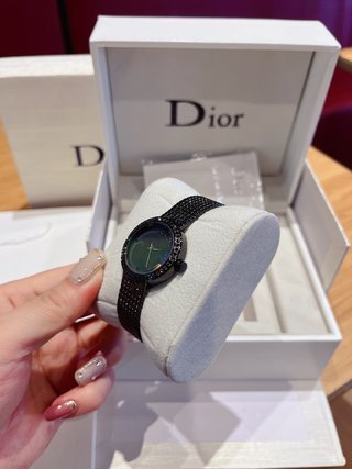 新作 ディオール n級品 La Mini D de Dior Satineシリーズの高級腕時計