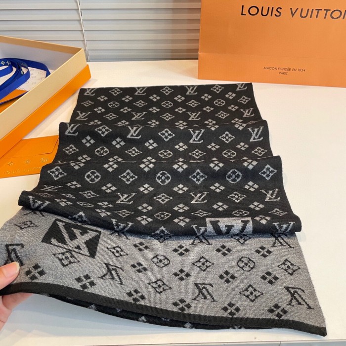 日本未入荷 ルイヴィトン 激安通販 カシミヤのスカーフ