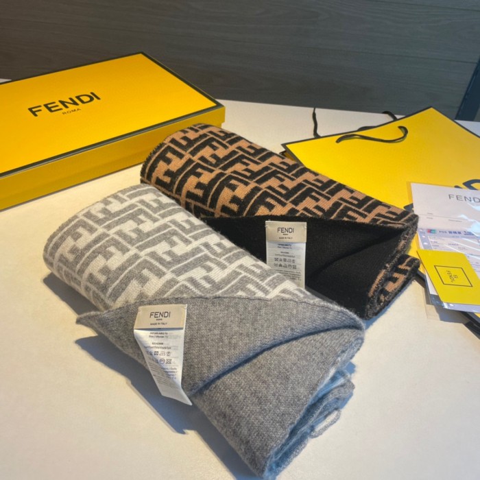 追跡付 Fendi フェンディ n級品 カップルスタイル マフラー