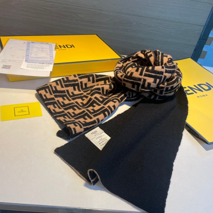 追跡付 Fendi フェンディ n級品 カップルスタイル マフラー
