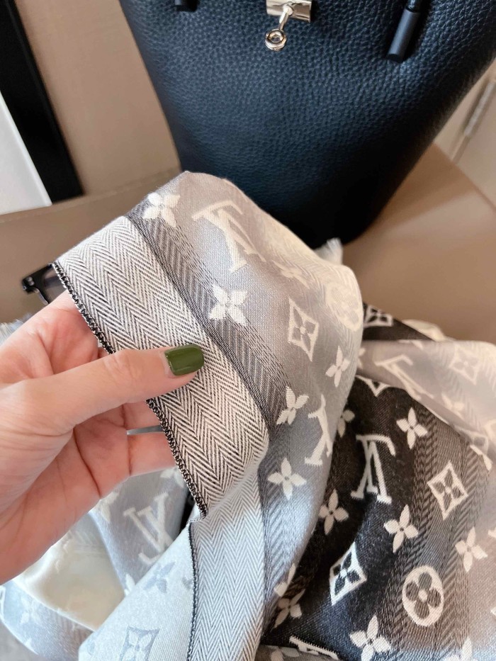 超話題! ルイヴィトン 激安通販 秋冬の新断綿グラデーションは