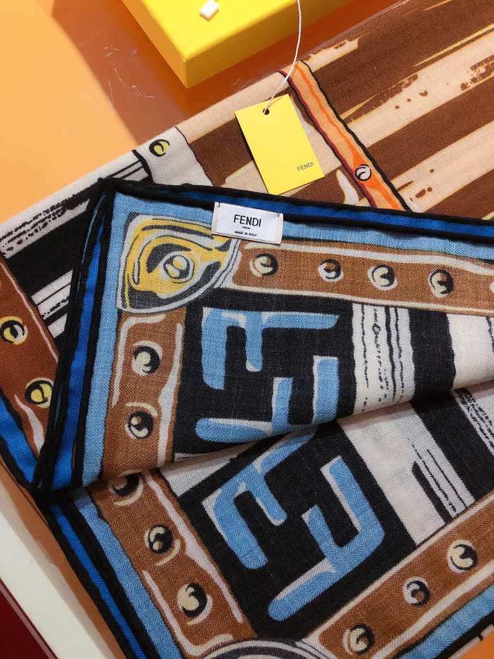 高品質 Fendi フェンディ スーパーコピー レディースビロードのスカーフ