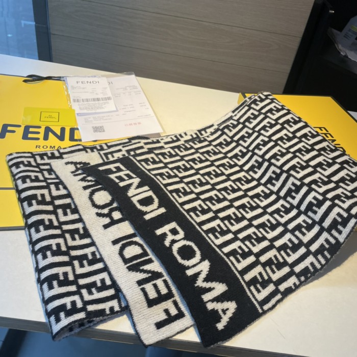 超奇跡の入荷☆ フェンディ コピーおすすめ レディース マフラー