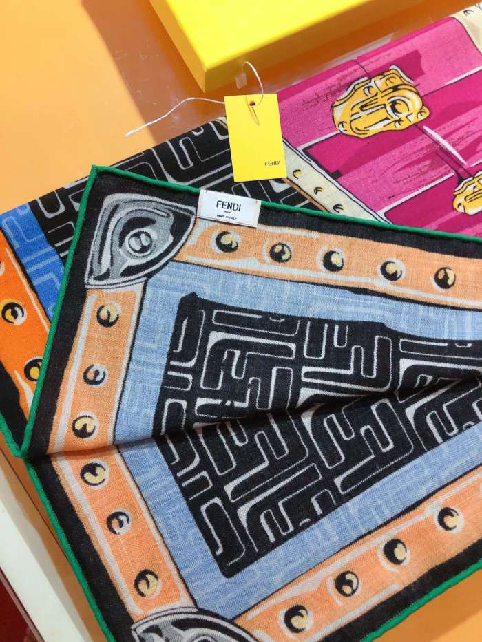 大人気 Fendi フェンディ コピー レディースビロードのスカーフ