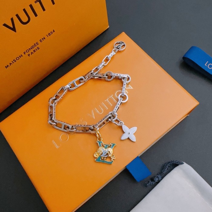 追跡付 ルイヴィトン n級品 ブレスレット