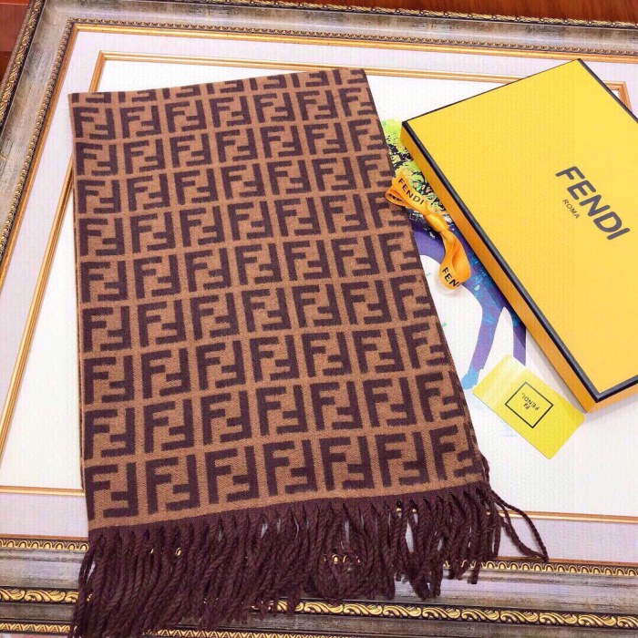 日本未入荷 Fendi フェンディ 偽物通販 レディースマフラー