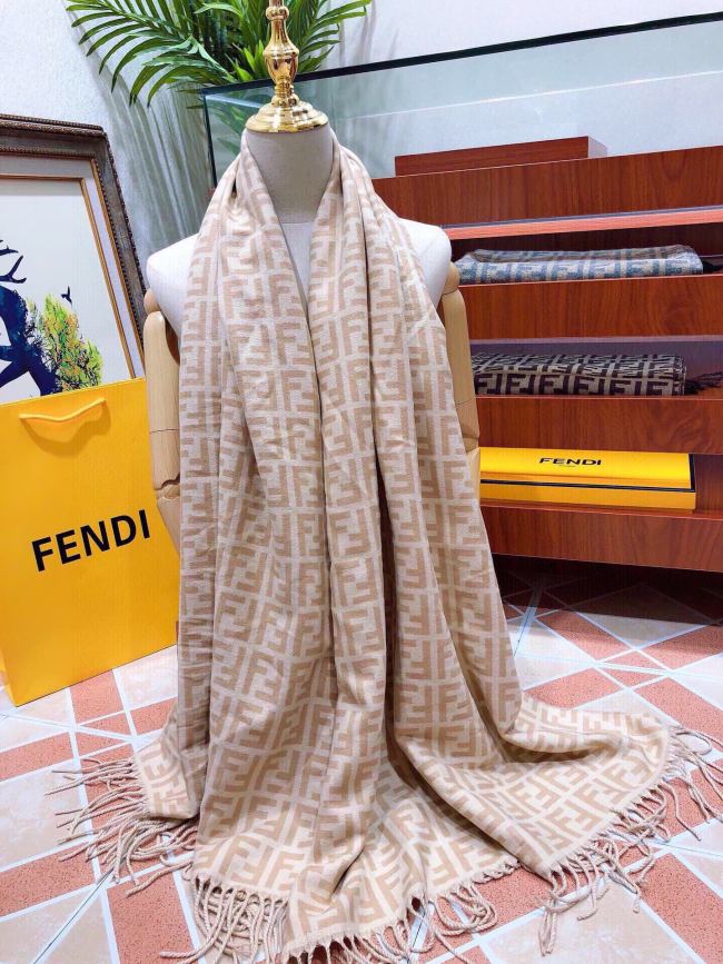 【話題商品！】Fendi フェンディ激安通販 レディースマフラー