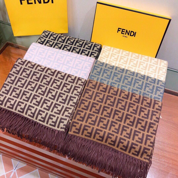 【限定】Fendi フェンディコピーおすすめ レディースマフラー