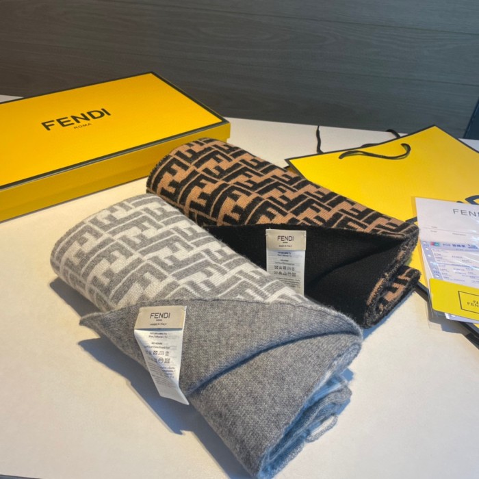 【話題商品！】 Fendi フェンディ スーパーコピー カップルスタイル マフラー