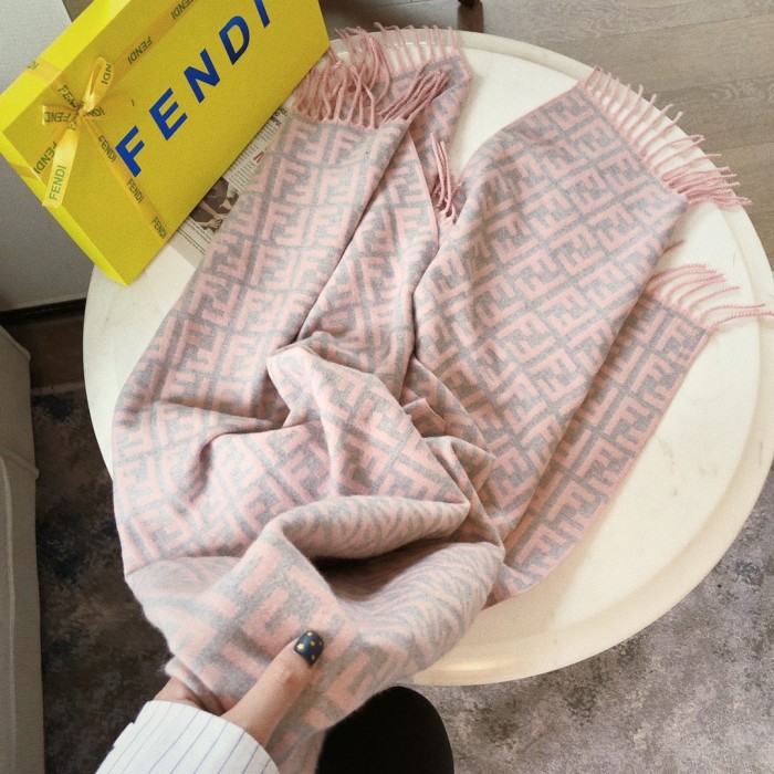 高品質 フェンディ コピー レディース マフラー