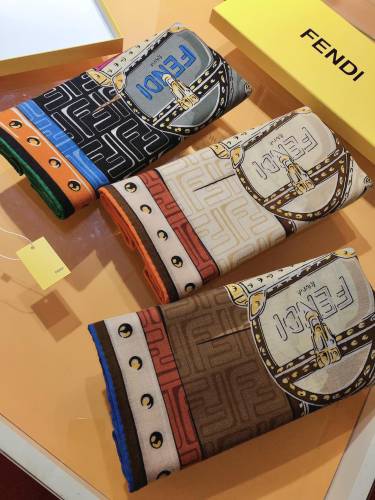 稀少 Fendi フェンディスーパーコピーレディースビロードのスカーフ