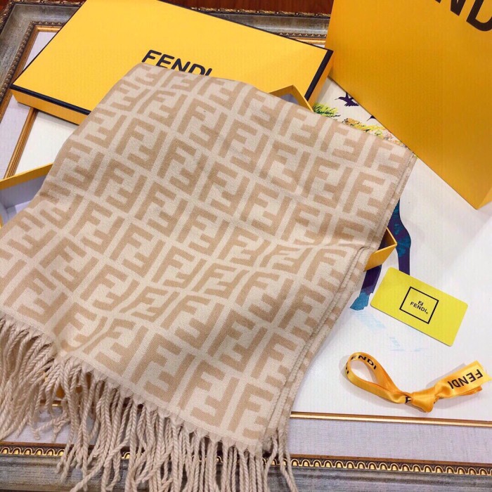 【話題商品！】Fendi フェンディ激安通販 レディースマフラー
